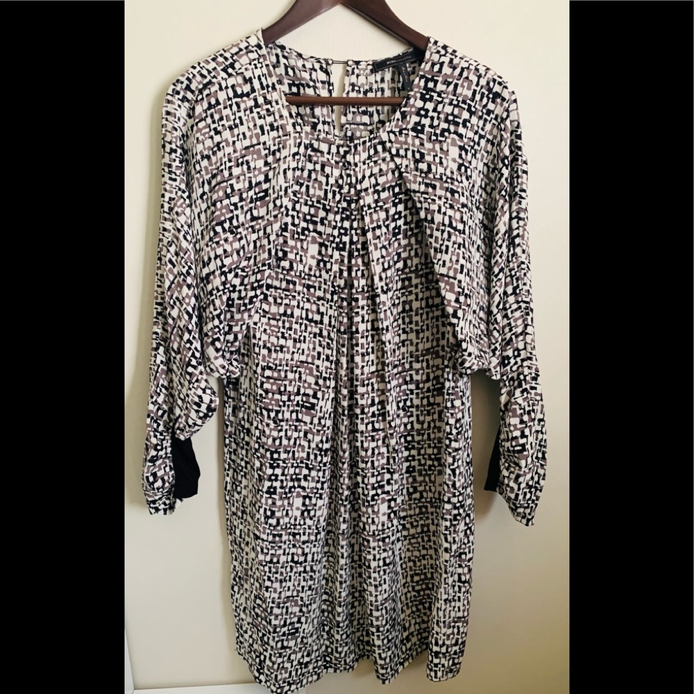 🚨SOLD🚨BCBGMaxazria Gorgeous relax fit dress